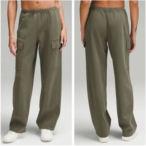 LULULEMON Double Knit Mid Rise Cargo Pants in Army Green